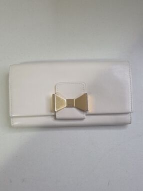 Chloe Cream Leather Bow-Accent Clutch Wallet